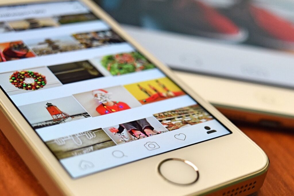 What to Reply to Instagram Comments When to Use Replies or Slide into DMs